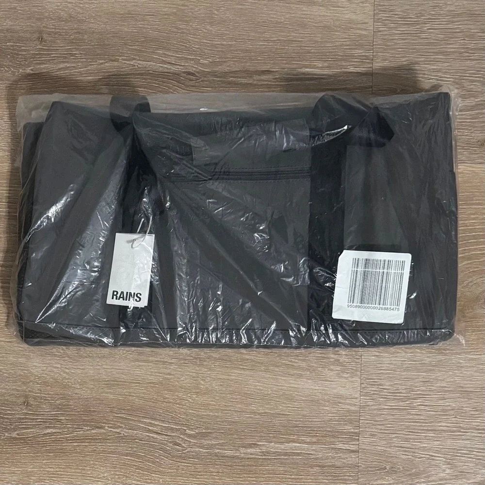 RAINS Trail Waterproof Gym Bag | Gray & Black